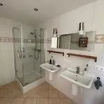 Reihenhaus Inmitten Der Stadt Mit Sauna Дом отдыха
