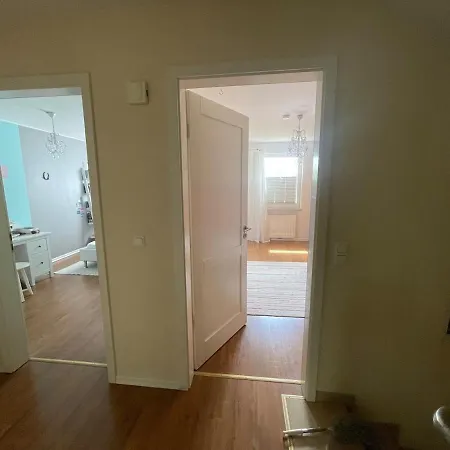 Reihenhaus Inmitten Der Stadt *