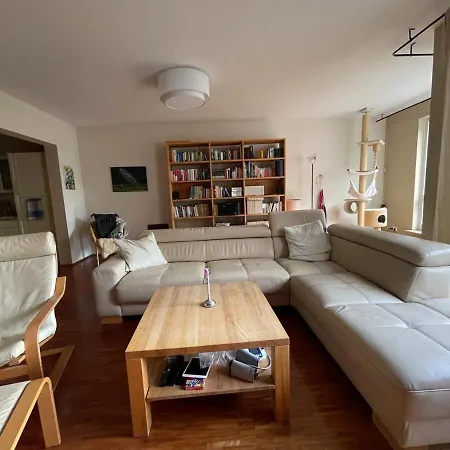 Reihenhaus Inmitten Der Stadt